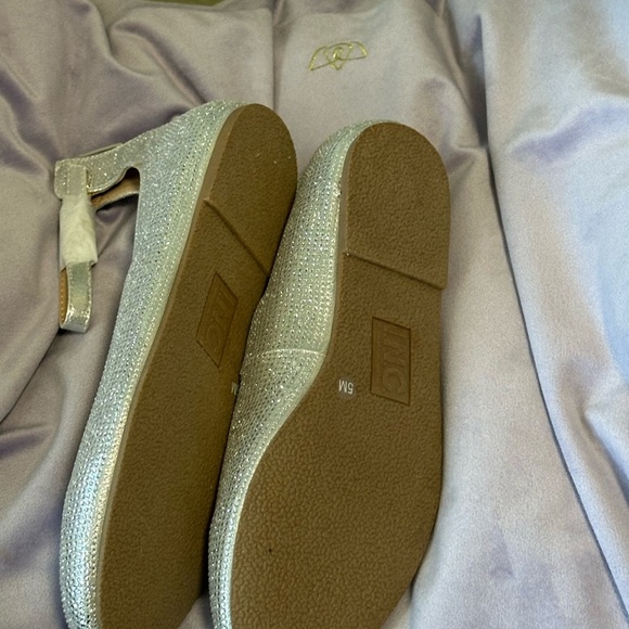 INC International Concepts Girls Elise Ballet Flat Shoes Silver Size 5 M NEW - Picture 3 of 4